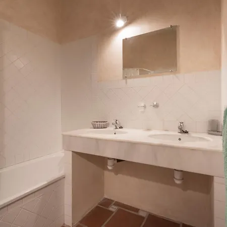 Guzman El Bueno Apartament
